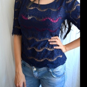 Modrý krajkový top Atmosphere