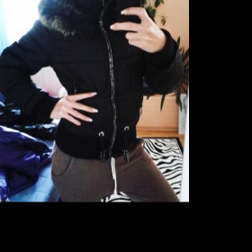 Černá kamínková bunda neznačková