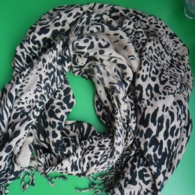 Camel černá leopardí šála Tally weijl