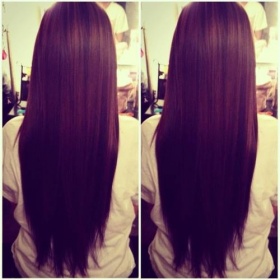 Tmavé vlasy promelírované tmavou barvou