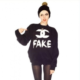 Černá  mikina Chanel fake