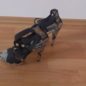 Hadí páskové sandálky na vyšším podpatku Gold&Gold