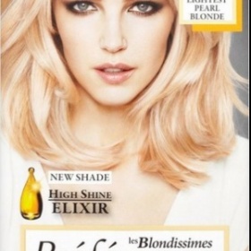 Podbarvení blonďatých vlasů měděnou