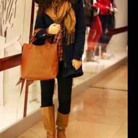 Hnědé doplňky - s čím kombinovat