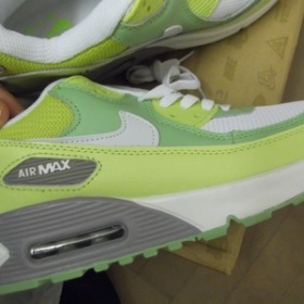 Zelenobílá sportovní boty Nike Air Max 90 - foto č. 1