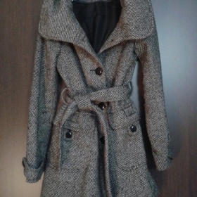 Černobílý kabát Orsay - foto č. 1