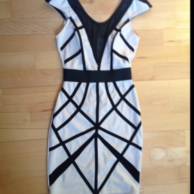 Černo - béžové šaty Lipsy London