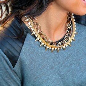 Tričko s koženými rameny