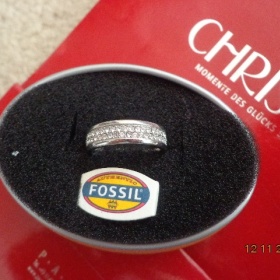 Stříbrný prstýnek se zirkony Fossil - foto č. 1