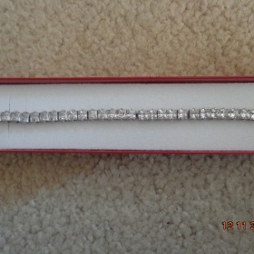 Stříbrný náramek s kamínky Neznámá