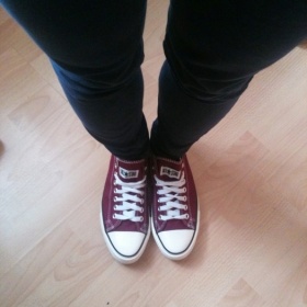 Vínové burgundy boty Converse