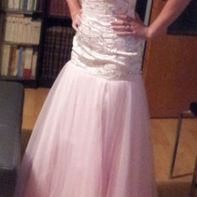 Růžové šaty Sherri Hill - foto č. 1