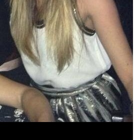 Kde koupit šaty se stříbrnou balónovu sukní?