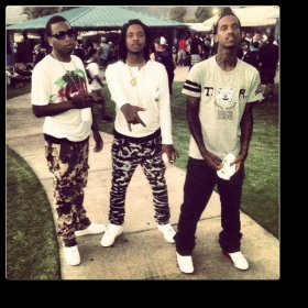 Army kalhoty k sehnání