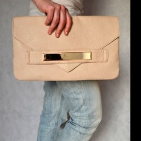 Listová kabelka s pruhem na ruku