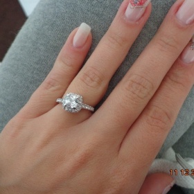 Stříbrný prsten s kamínkem Zlatnictví