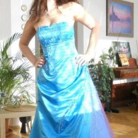 Nebesky modré šaty pro princeznu Doplním - foto č. 1