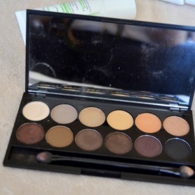 Neutrální paletka Sleek