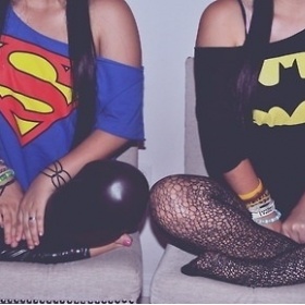 Kde sehnat triko Batman/Superman se spadlým ramenem