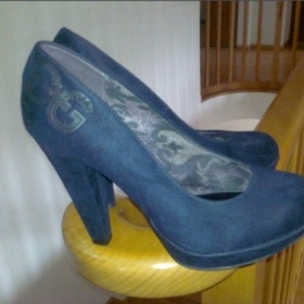 Jaké boty ke světlým šatům na ples