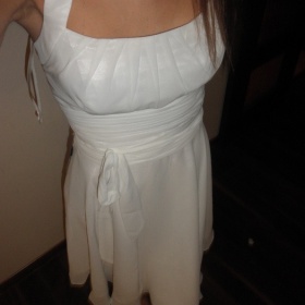 Bílé šaty Astrapahl - foto č. 1