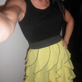 žluto černé plesové šaty Bonprix - foto č. 1