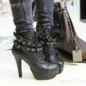 Kde koupím boty na podpatku s řemínky?