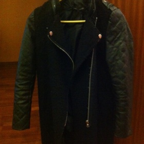 Černý kabát s koženými rukávmi Sheinside - foto č. 1