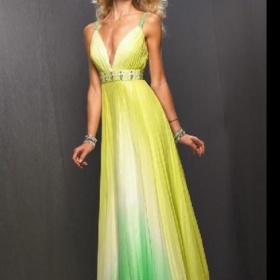 Společenské šaty v antickém stylu