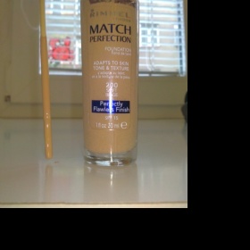 Make up Rimmel Match perfection (odstín 200-soft beige) - foto č. 1