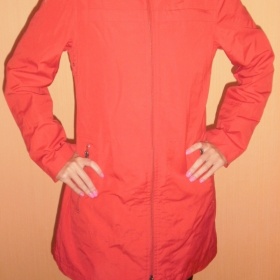 Červená jarní/podzimní kabátek H&M - foto č. 1