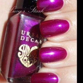 Jak si bezchybně nalakovat nehty?