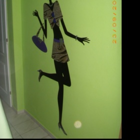 Samolepka ženské postavy na zeď