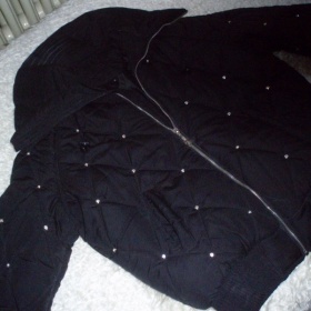 Černá bundička s kamínky