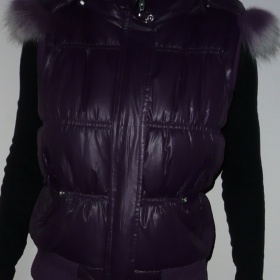 Fialová vestička s kožešinkou