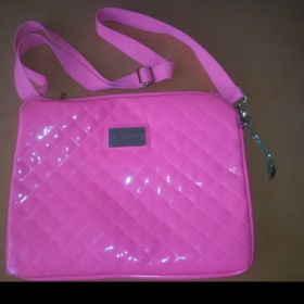 Neonově růžová taška Bershka