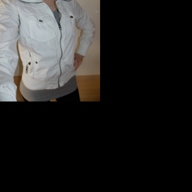 Bílá bunda na jaro Fishbone