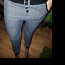 Tmavě šedé teplákové kalhoty s knoflíky a koženkovými detaili neznačkové - foto č. 2