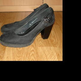 Černé lodičky Ccc