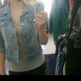 Riflová světlá bundička - kde ji koupit?