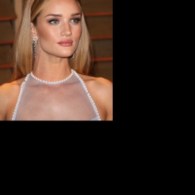 Prípravky pre žiarivý lesk blond vlasov