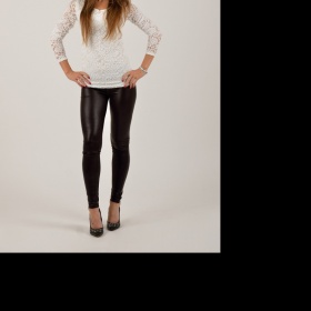 Přirozený odstín vlasů který by zvýraznil zelené oči