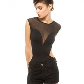 Jakou podprsenku pod body s průstřihy?