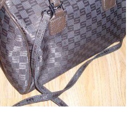 Hnědá kabelka Sisley monogram - dá se aktuálně koupit pouze popruh?