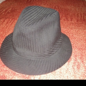 Černý  klobouk neznačková - foto č. 1