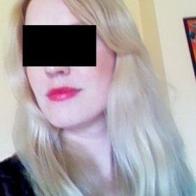 Mikádo nebo delší vlasy?