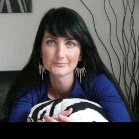 Z dlouhých vlasů na delší mikádo?