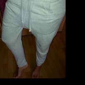 Šedé tepláky s nízkým sedem New Yorker