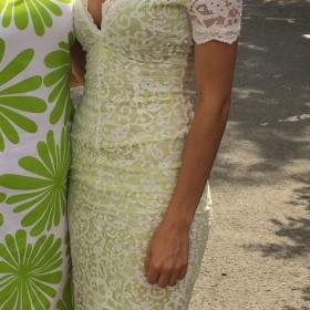 Zelenkavo bílé krajkové midi šaty Missguided - foto č. 1