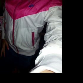 Růžovo bílá šusťáková bundička Nike - foto č. 1
